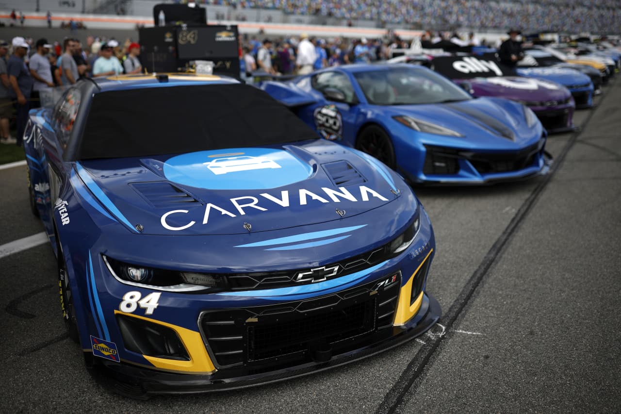 Carvana’s stock zooms to record, longest winning run as S&P 500 inclusion is within sight